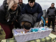 Згорьована мати цілувала сина у труні: Історія Сергійка, який прожив лише два дні, бо його вбила російська ракета