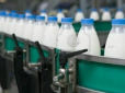 Відключення електроенергії зупинили роботу молокозаводів в Україні: Що буде з цінами на продукцію