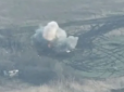 На Луганщині аеророзвідка, прикордонники та артилеристи разом знищили ворожу БМП: У мережу потрапило відео 