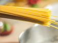 Хочете приготувати смачні спагеті? Не ламайте їх перед варінням - от у чому причина