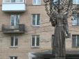 Скрепи шаленіють: У РФ запропонували знести пам'ятник Лесі Українки й замінити Кадировим або Пригожиним