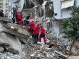 У Туреччині будинки продовжують руйнуватися навіть після землетрусу: Моторошний момент потрапив на відео