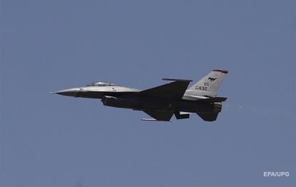 Багатоцільовий винищувач F-16 ВПС США