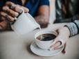 Не все так однозначно: Дієтологи пояснили, кому не можна пити каву з молоком