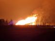 Стовп вогню видно за десятки кілометрів: У Росії стався вибух на газопроводі (відео)