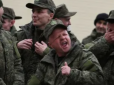 Не погребували навіть пральним порошком: На Луганщині путінські вояки створили озброєну банду і пограбували домогосподарку