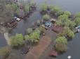 Повень затоплює придніпров'я столиці: Вигляд з повітря залитого водою острова Муромець. Затоплені набережна і Гідропарк (відео)