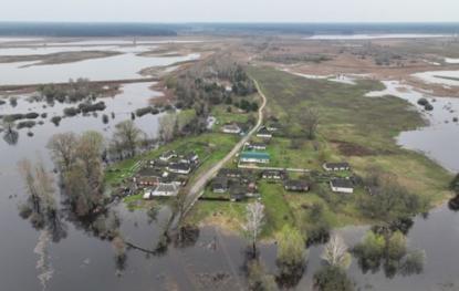 Паводок в Україні: вода вийшла з берегів у восьми областях, у Києві до критичного рівня залишається 50 см