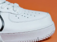 Кросівки знову будуть білими: ТОП-5 дієвих і недорогих способів, щоб почистити біле взуття