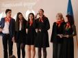 Скандал із червоними хустинками: Київські школярі опублікували офіційну заяву