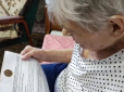 У Росії 87-річна пенсіонерка замість привітання з 9 травня отримала пропозицію вступити до ПВК 