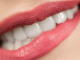 Не лише солодощі та газованки: Стоматолог назвав 5 продуктів, які жахливо шкідливі для зубів