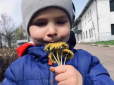 Страшна трагедія: У Херсоні російський снаряд убив хлопчика на дитячому майданчику - загинув і дідусь дитини