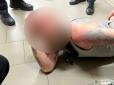 У Чернівцях затримали чоловіка, який приніс вибухівку до лікарні (фото, відео)