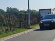 Росіяни на BMW, прориваючися з Польщі до Білорусі, протаранили прикордонний шлагбаум