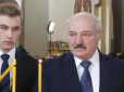 Готує наступника? Лукашенко заявив, що його молодший син Коля брав участь у переговорах України та РФ