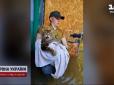 Жив сам у підтопленому будинку: Врятований у Херсоні кіт-гігант став зіркою мережі (фото)