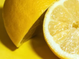 Ви будете вражені! Навіщо досвідчені кулінари кладуть лимон у морозилку