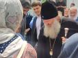 Митрополит Павло порушив домашній арешт та приїхав до Києво-Печерської лаври, де зібрався протестний мітинг прихильників УПЦ МП (відео)