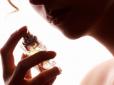 Секрети нанесення парфюмів, які допоможуть втримати аромат весь день