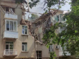 У Сумах пролунали вибухи: Окупанти поцілили у житловий будинок у центрі міста
