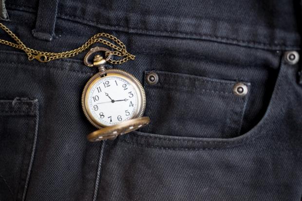 Маленька кишеня призначена для носіння годинника