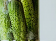 Що робити з огірками, які вибухнули: Чи можна їсти такі овочі