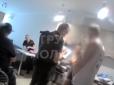 Запрошував разом покурити блакитної солі: У Києві поліція затримала гостинного наркомана (відео)