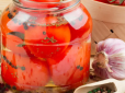 Взимку від огірків та помідорів не відірветесь: Які спеції потрібно додавати до консервації