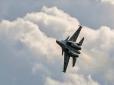 Катастрофа російського Су-30: Момент падіння винищувача після різкого віража потрапив на відео