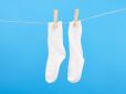 Без бруду та сірого кольору: Простий спосіб повернути білизну шкарпеткам
