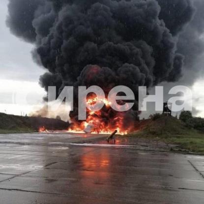 Горіння бомбардувальника Ту-22М3 внаслідок атаки по війському аеродрому 