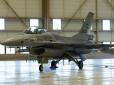 У кабіні того самого F-16: Зеленський побував на військовій авіабазі в Ейндговені (фото, відео)
