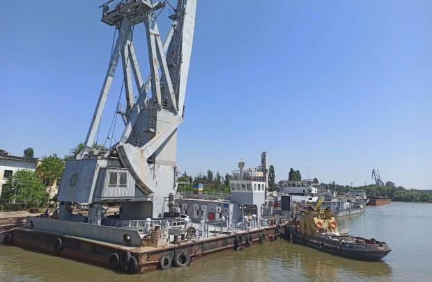 Українське Дунайське пароплавство готує до випробувань один з найпотужніших плавкранів на Дунаї — СПК-1/35.