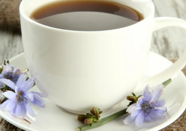 Заміна кави на цикорій: користі та наслідки для організму