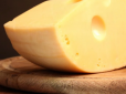 Імпортований сир може витіснити з ринку вітчизняний: Експерти назвали причину
