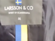 Росіяни масово пишуть доноси на одяг зі Швеції, сприймаючи шведський прапор за український (відео)