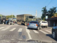 В окупованому Луганську російська вантажівка розчавила легковик із людьми (відео)