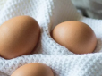 Як перевірити сирі яйця на свіжість вдома і в магазині - ТОП-4 найточніші методи