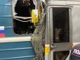 Машиніста затиснуло між вагонами: У Москві в метро зіштовхнулися потяги, є постраждалі (фото)