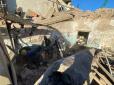Війська РФ ударили по гімназії в Нікополі, загинуло кілька мирних жителів (фото, відео)