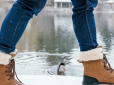 Забудьте про промерзання ніг! Корисні лайфхаки, як зробити зимове взуття ще теплішим