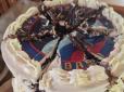 Свято не заладилось: У Росії військовим льотчикам подарували отруєні торт і віскі