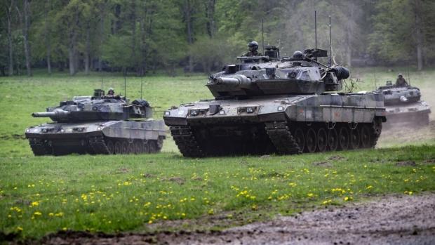 танк Stridsvagn 122, танк леопард, шведський танк
