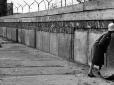 34 роки тому впав Берлінський мур: 10 вражаючих фактів про перешкоду, яка десятиліттями розділяла Схід і Захід