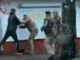 У Житомирі невідомий побив працівника військкомату (відео)