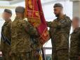 Передали йому разом із Залужним бойовий прапор: Умєров представив нового командувача ССО