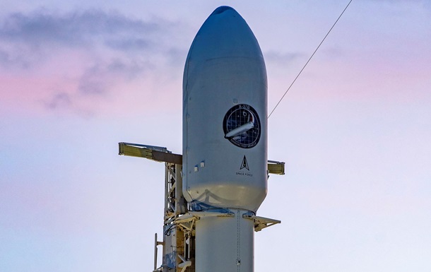 Ракета-носій Falcon Heavy готова до запуску