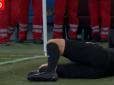 Несподіваний момент матчу: У Німеччині футболіст нокаутував арбітра м’ячем (відео)