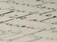 Новітні дослідження виявили несподівану перевагу для людини написання тексту від руки, а не на клавіатурі